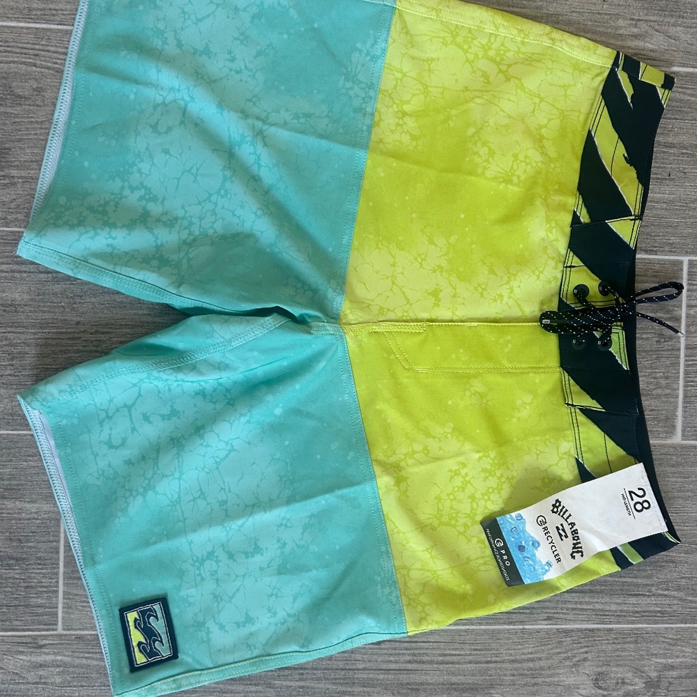 BILLABONG men’s Board shorts